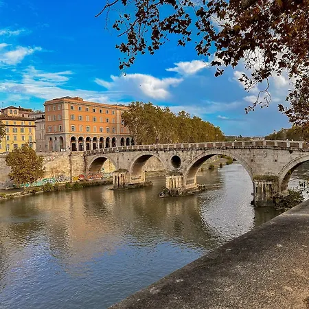 Caesar's Trastevere Apartment *